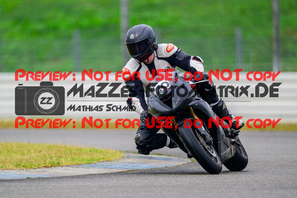 MaZZes_Fotomatrix_20240923_6007705_2271 | Fotograf Mathias Schmid
Sportfotograf,
Eventfotograf,
Hochzeitsfotograf,
Portraitfotograf