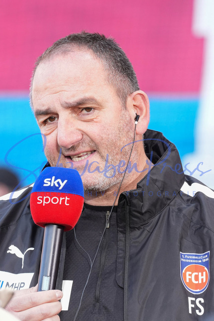 240224Ho212 | Frank Schmid (Cheftrainer, FC Heidenheim) - FC Heidenheim - Eintracht Frankfurt
Fussball Bundesliga, Saison 2023_24, 24. Spieltag, FC Heidenheim-Eintracht Frankfurt 
Deutschland, Heidenheim, Voith Arena, 02.03.2024

(DFL DFB REGULATIONS PROHIBIT ANY USE OF PHOTOGRAPHS as IAMGE SEQUENCES and or QUASI-VIDEO).

