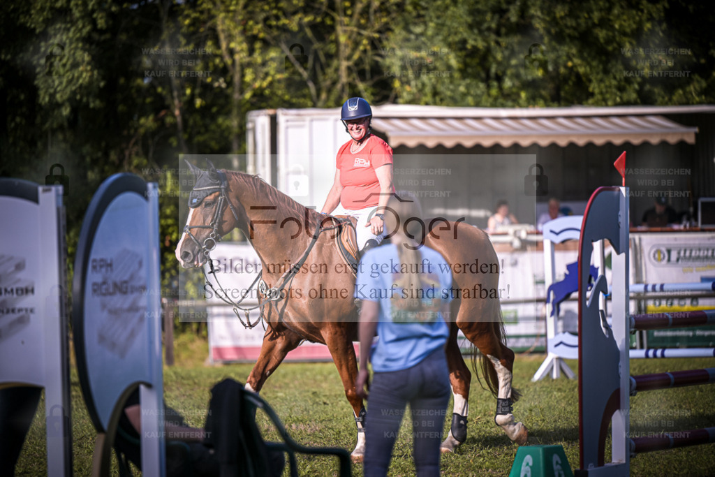 DOS_0420 | Entdecke hochwertige Reitturnierfotos von Foto Oger. Professionell, emotional und authentisch – jetzt Lieblingsmomente im Shop bestellen. - Realisiert mit Pictrs.com