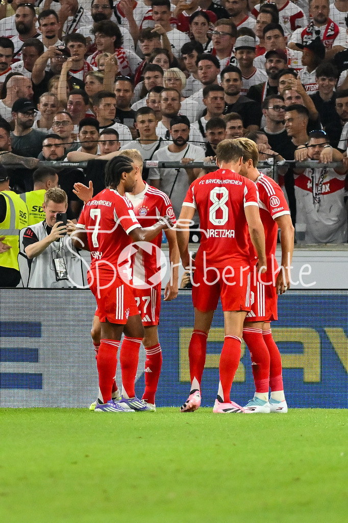 VfB Stuttgart - FC Bayern München | Jubel nach dem Treffer zum 0-1 durch Harry KANE (FC Bayern Muenchen 9) / Tor / Torschuetze / Freude / Happy / Franz-Beckenbauer Supercup: VfB Stuttgart - FC Bayern München; MHP Arena am 16.08.2025