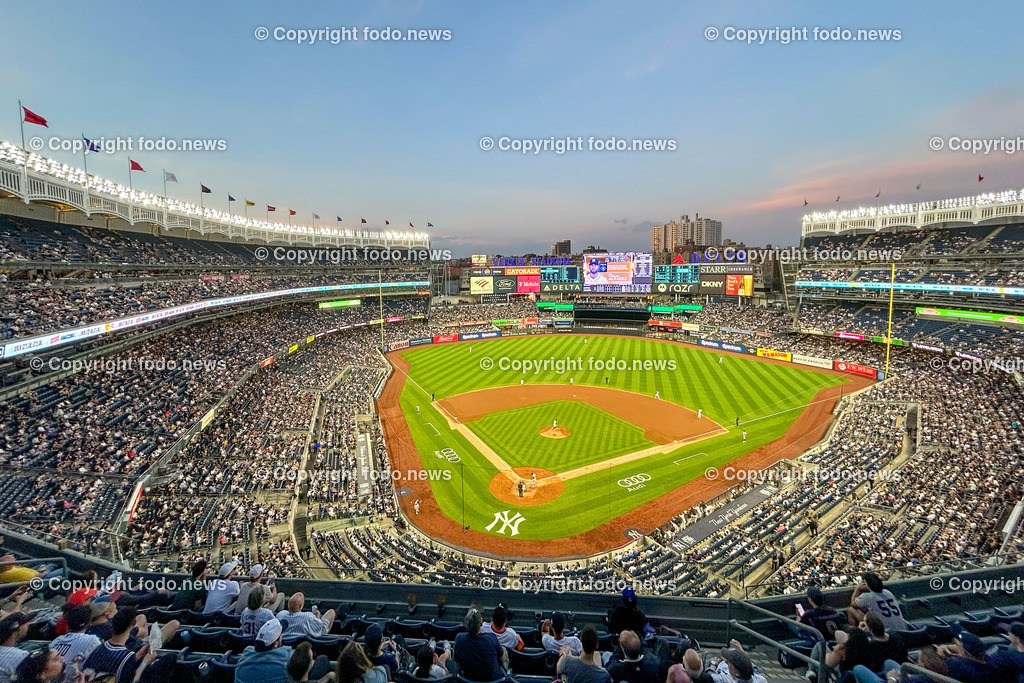 Vereinigte Staaten von Amerika_ USA_ New York City_ NYC_ 20.05.2024-151 | 20.05.2024, Vereinigte Staaten von Amerika, USA, New York City, NYC im Bild diverse Stadtansichten New York City, Wolkenkratzer, Essen, U-Bahn, Menschen, Stadion, Baseball, Yankees, Mets, Manhatten, East River, Trump, Macy, Verkehr, AutosNew York City ist eine Weltstadt an der Ostkueste der Vereinigten Staaten. Sie liegt im Bundesstaat New York und ist mit rund 8,8 Millionen Einwohnern die bevoelkerungsreichste Stadt des Landes.Quelle: Wikipedia