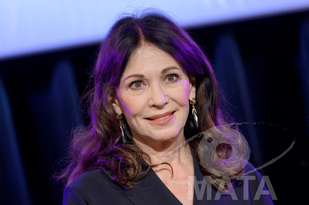 _DWA7607 | Schauspielerin Iris Berben als Ehrenpreisträgerin beim 28. Filmfestival Türkei Deutschland am 08.3.2024  in Nürnberg - Realisiert mit Pictrs.com