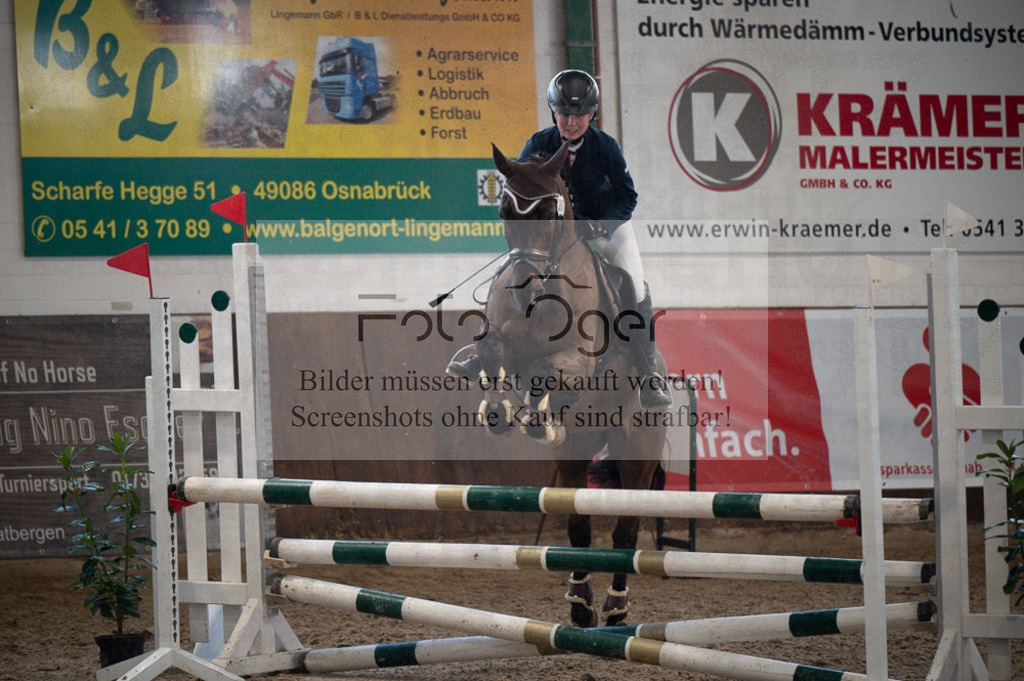 Hallenreittunier Voxtrup 2023 | Entdecke hochwertige Reitturnierfotos von Foto Oger. Professionell, emotional und authentisch – jetzt Lieblingsmomente im Shop bestellen.Deutschlandweite Turnierfotografie. - Realisiert mit Pictrs.com