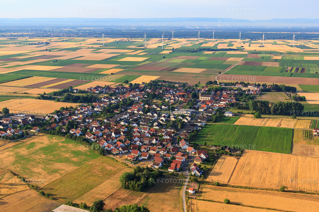 Luftbild: Dorfansicht aus Norden in Ottersheim bei Landau im Bundesland Rheinland-Pfalz in Deutschland. Foto: IMG_69667.jpg vom 04.07.2014 durch Werner Riehm/FLY-FOTO.de