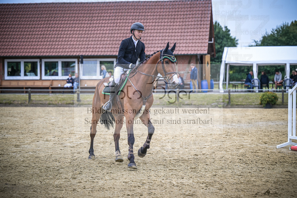DOS_3464 | Entdecke hochwertige Reitturnierfotos von Foto Oger. Professionell, emotional und authentisch – jetzt Lieblingsmomente im Shop bestellen.Deutschlandweite Turnierfotografie. - Realisiert mit Pictrs.com