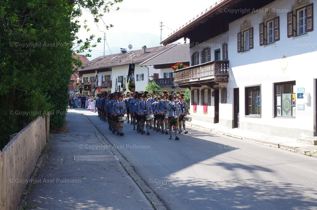 IMGP3606 | fotografiert von Axel PollmannLeonhardi Wallfahrt Benediktbeuern und Murnau, Fronleichnam, Fasching, Landschaft im Loisachtal und Benediktbeuern  - Realisiert mit Pictrs.com