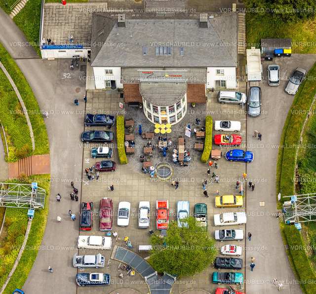 Bottrop240701035-2 | Luftbild, catch as you can Restaurant im Maschinenhaus, Oldtimer auf dem Parkplatz, Ebel, Bottrop, Ruhrgebiet, Nordrhein-Westfalen, Deutschland