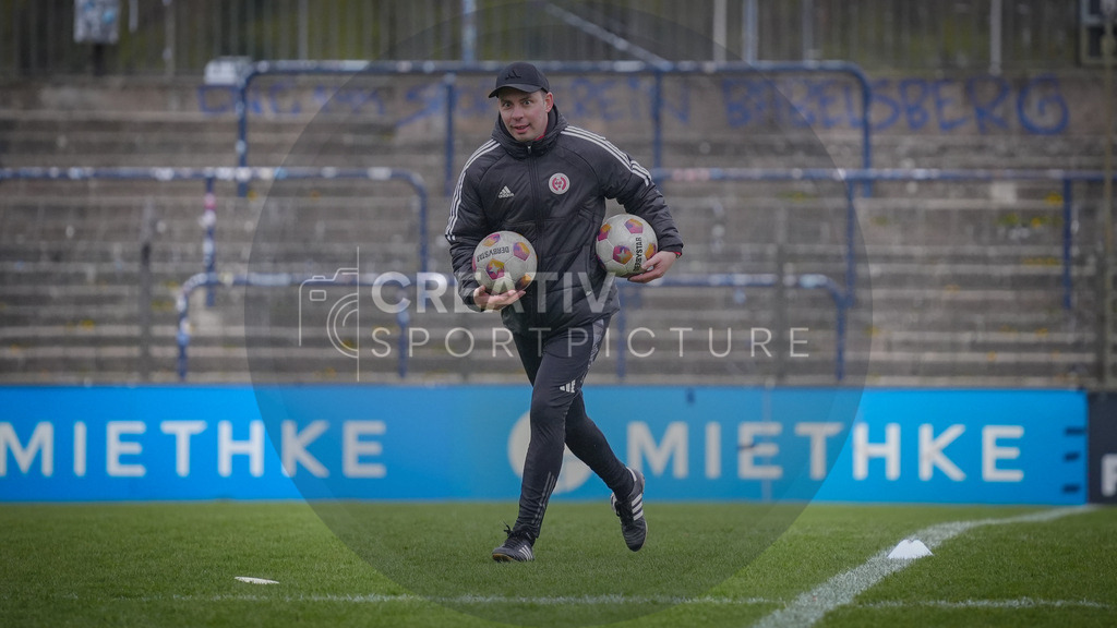 Fußball, Nachwuchs, Training, DFB, Demo-Einheit der Trainingsphilosophie Deutschland im Karl-Liebknecht-Stadion Potsdam, | Fußball, Nachwuchs, Training, DFB, Demo-Einheit der Trainingsphilosophie Deutschland im Karl-Liebknecht-Stadion Potsdam, Im Bild: Paul Küchenmeister (FLB) - Realisiert mit Pictrs.com