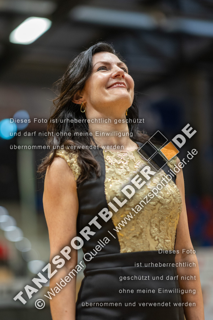 20260328-00589 | Hier finden Sie Tanz Bilder vom Latein und Standard Formationen tanzen. Sportbilder vom Tanzsport. Schöne Fotos und von Weltmeisterschaft, Europameisterschaft, Bundesliga, Regionalliga, Oberliga und Landesliga sowie von GOC Stuttgart, DanceComp, WM Bremen