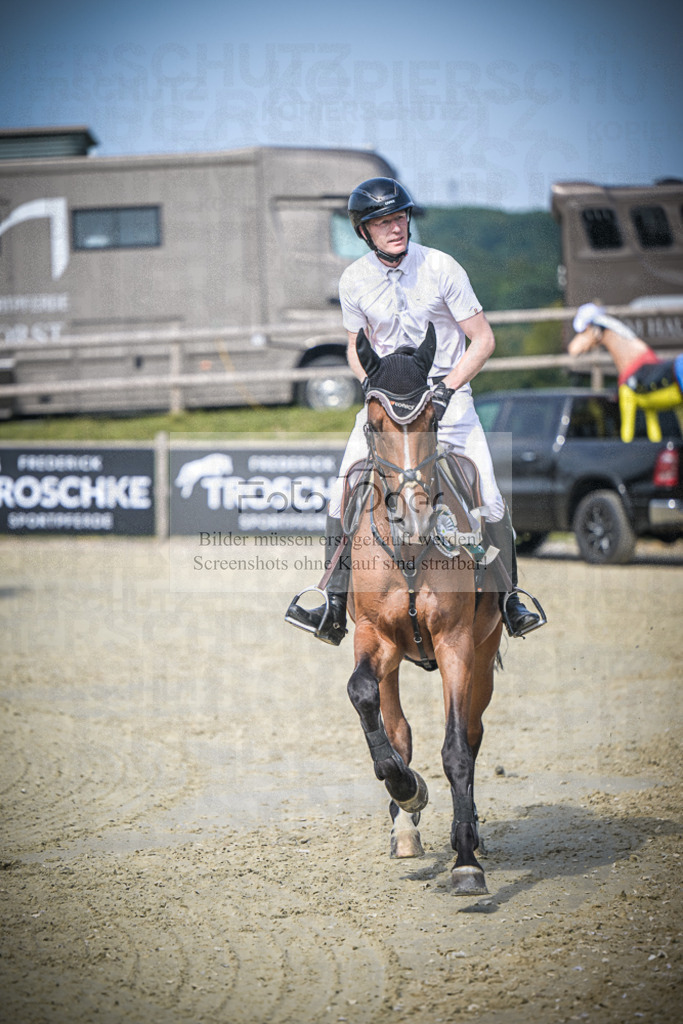 DOS_0160 | Entdecke hochwertige Reitturnierfotos von Foto Oger. Professionell, emotional und authentisch – jetzt Lieblingsmomente im Shop bestellen.Deutschlandweite Turnierfotografie. - Realisiert mit Pictrs.com