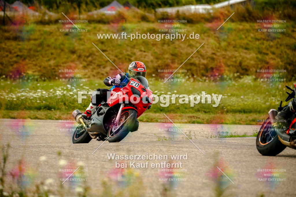 Chambley Juli-0948 | Hier findet Ihr Bilder von Touristenfahrten auf der Nürburgring Nordschleife oder von anderen Veranstaltungen die ich besucht habe. Viel Spass beim Durch Schauen 