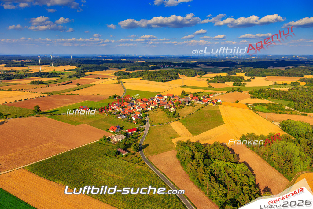 Die Luftaufnahme der Stadt Scheßlitz wurde vom UL-Flugzeug heraus erstellt ( keine Drohne )- hohe Auflösung für beste Qualität