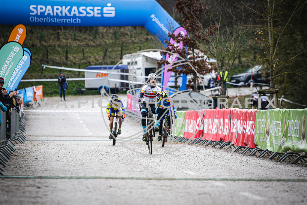 ..... | AUSTRIA, 24.11.24, 3.Radquerfeldein GP um das Sportzentrum Gunskirchen Image shows: Photo: Wapics / Andreas Willdoner