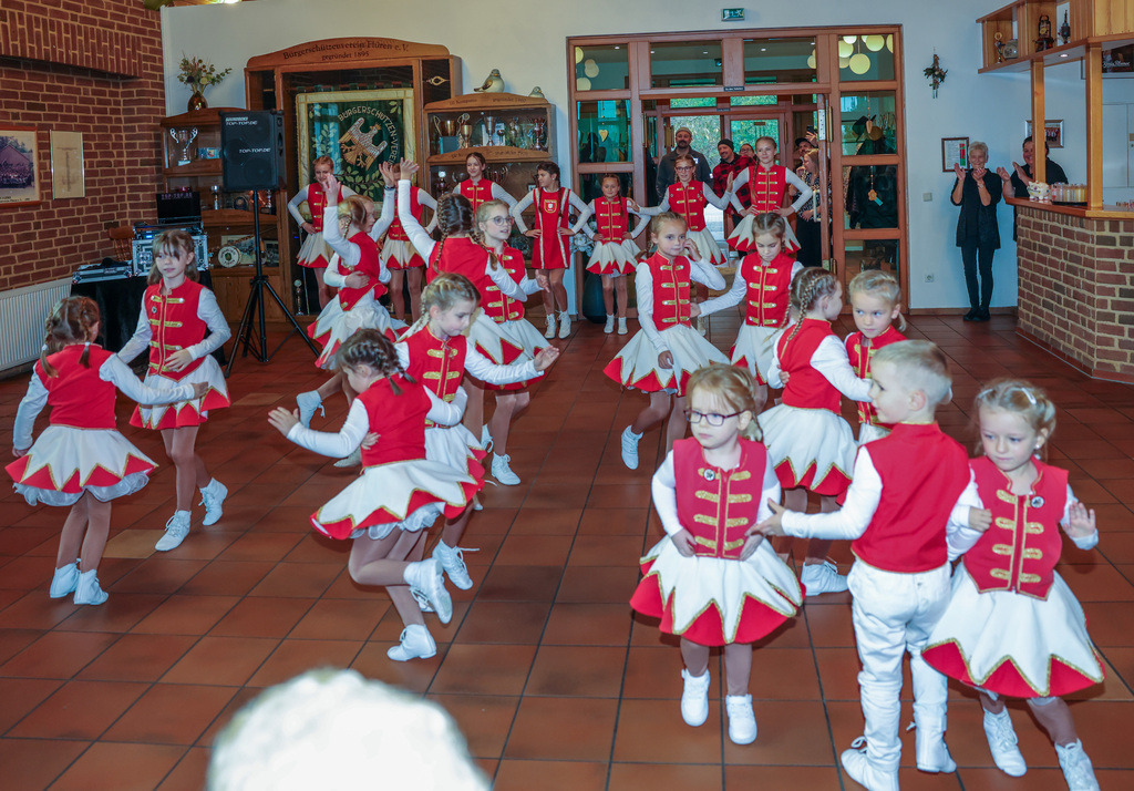 top-top.de-251112-032 | Foto, Video, Fotografie, Videografie, Fotobox, DJ, Discjockey, Musik, Musikbox, Veranstaltung, Photobooth, Amazon, Ebay, Buchtipp, Bestseller, Autor, Verlag, Buch, Wesel, Hamminkeln, NRW, Dinslaken, Rees, Drohne, Hochzeit, Party, Fotobox, Wesel, Fotograf