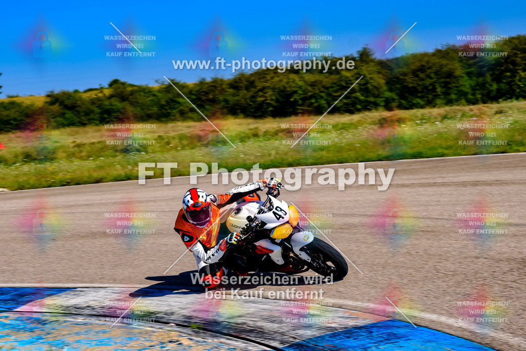 049-2950 | Hier findet Ihr Bilder von Touristenfahrten auf der Nürburgring Nordschleife oder von anderen Veranstaltungen die ich besucht habe. Viel Spass beim Durch Schauen 