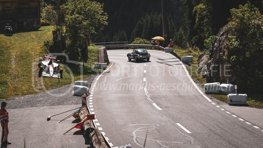 19. Arosa ClassicCar 2023 - 2. September 2023 | 19. Arosa ClassicCar 2023
Arosa, Schweiz
Lötscher Hans Peter aus Grüsch mit der Startnummer 265 in einem Jaguar E-Type 4.2 2+2 Serie 2, Jahrgang 1969, in der Klasse Classic Trophy.
@arosaclassiccar, @arosa.official, #arosaclassiccar, #arosa, #76curves, #classiccar
Bild: Sportfotografie Markus Aeschimann | www.markus-aeschimann.ch - Realisiert mit Pictrs.com