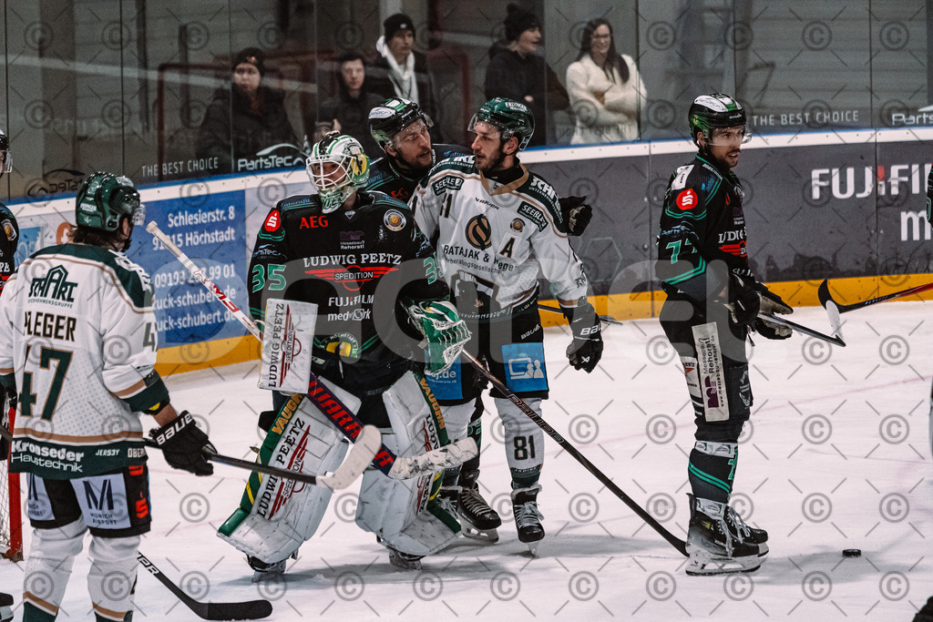 Alligators_vs_Erding_01_02_2026-71 | Höchstadt Alligators Fotogalerie: Eishockey-Action aus Franken. Professionelle Spielfotos, Portraits & Stadionbilder zum Download. Jetzt entdecken! - Realisiert mit Pictrs.com