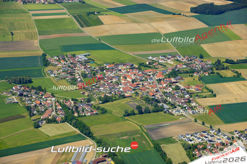 Das Luftbild zeigt Gebenhofen Affing - Die Luftaufnahme wurde 2023 vom UL-Flugzeug aus erstellt ( keine Drohne ) - Hochauflösende Luftaufnahme - Für grossformatige Ausdrucke geeignet. Die Geschenkidee !Mit Lizenz und Bildrechte bestellbar
