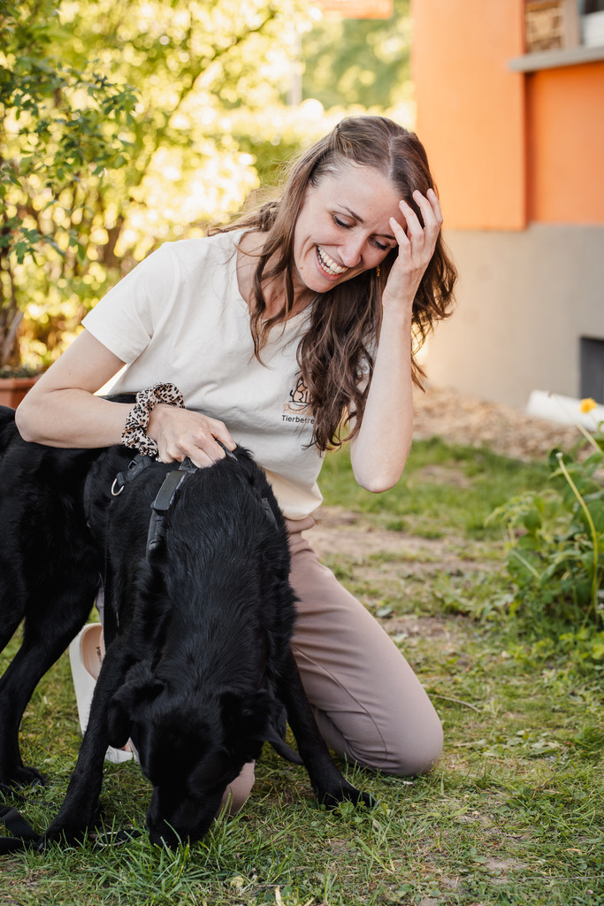 20260426-199 | MuT (Mensch und Tier) mit Mona - Fotografie und Tierkommunikation - Realisiert mit Pictrs.com