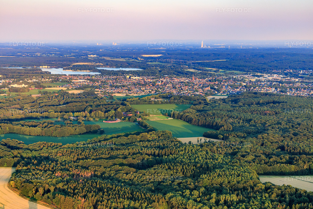 Luftbild: Ortsansicht von Westen im Ortsteil Holtwick in Haltern im Bundesland Nordrhein-Westfalen in Deutschland. Foto: IMG_008113.jpg vom 13.07.2020 durch Werner Riehm/FLY-FOTO.de