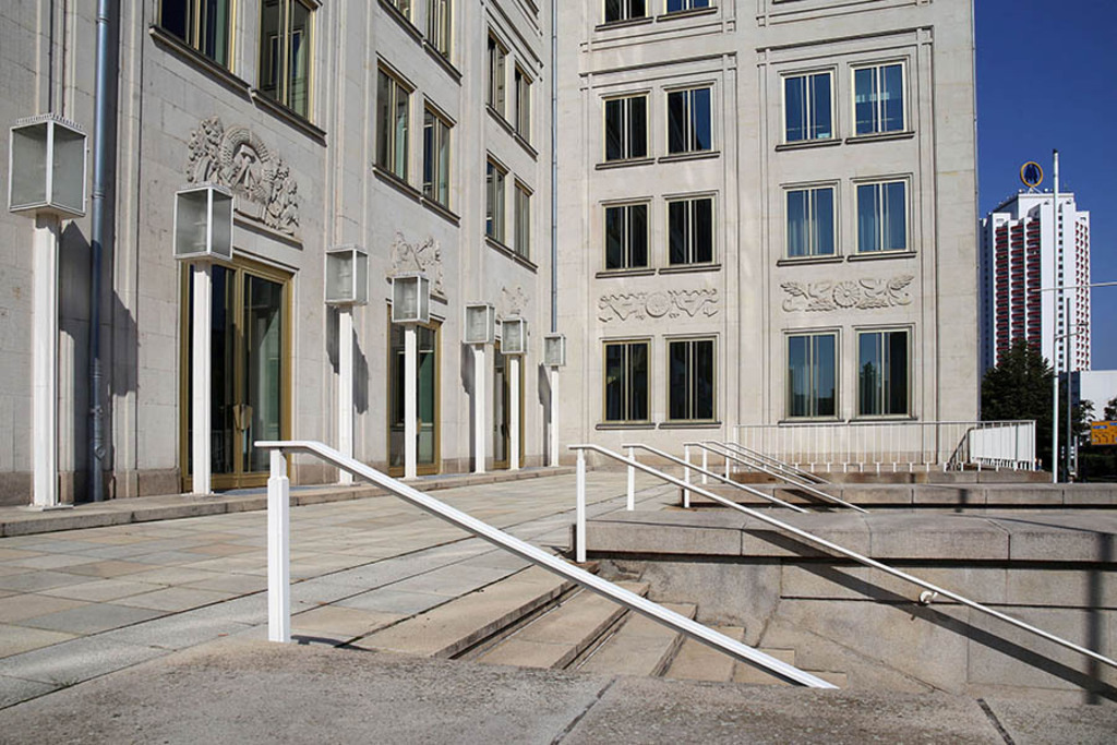 Foto: Leipzig - Oper Leipzig | Das Team hinter BILDLEXIKON LEIPZIG bündelt historische wie aktuelle Informationen über die Stadt Leipzig in Text und Bild auf einer Plattform und stellt diese der interessierten Öffentlichkeit zur Verfügung.