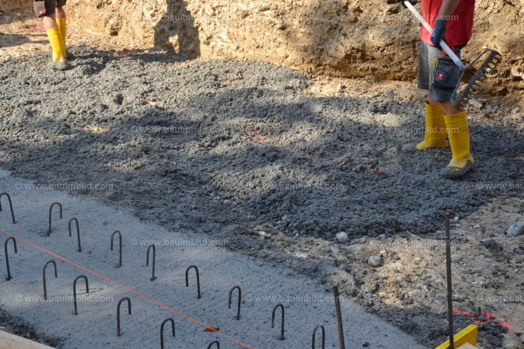 bib-lg04-betonarbeiten-0046 | Nach LV-Leistungsgruppen sortierte Detailfotos über den Bau eines Hauses. Alle Hausbau-Bilder direkt vom Urheber und Autor der Website Haus-Selber-Bauen.com