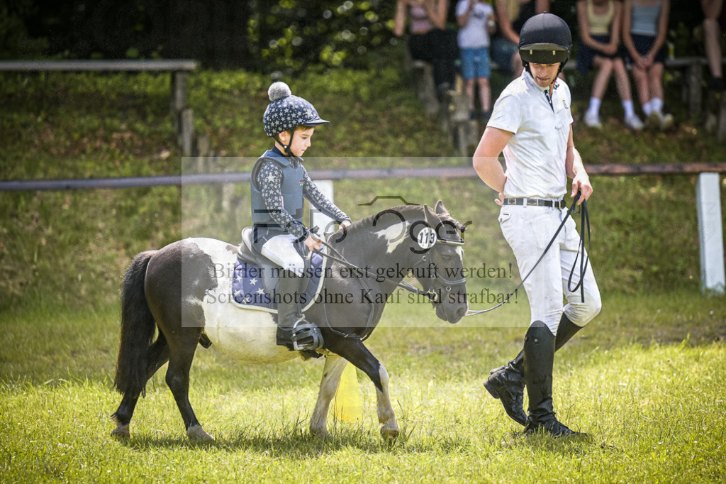 DOS_5654 | Entdecke hochwertige Reitturnierfotos von Foto Oger. Professionell, emotional und authentisch – jetzt Lieblingsmomente im Shop bestellen.Deutschlandweite Turnierfotografie. - Realisiert mit Pictrs.com