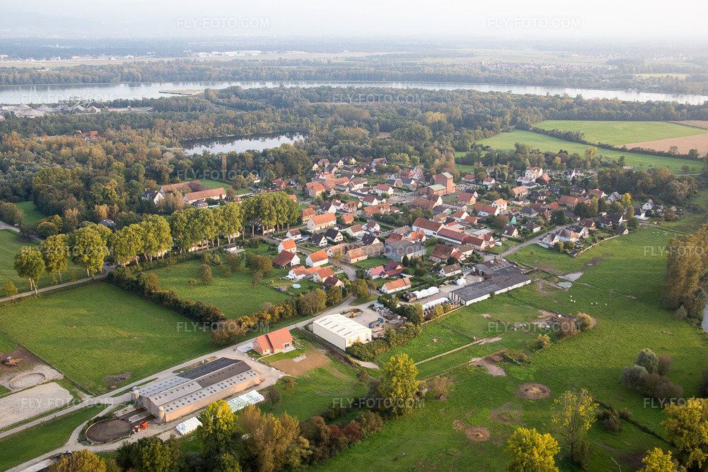 Aerial view: View of the town in Fort-Louis in the state Bas-Rhin, France.Photo: IMG_074361.jpg taken on 10/04/2014 by Werner Riehm/FLY-FOTO.comResolution of the original: 5472 x 3648 px