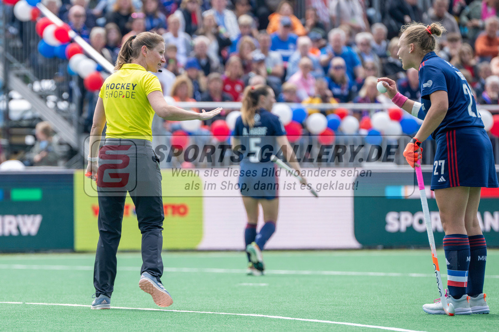 Final4_20240519-1242-0034 | Bonn, Deutschland, 19.05.2024: Stine Kurz (Mannheimer HC) in Aktion waehrend des Spiels der Deutsche Feldhockey-Meisterschaften 2024 zwischen Final 4 Damen Finale Düsseldorfer HC - Mannheimer HC im Bonner THV am 19.05.2024 in Bonn, Deutschland. (Foto von Stephan Fehrmann)

Bonn, Germany, 19.05.2024: Stine Kurz (Mannheimer HC) in action during the game of Deutsche Feldhockey-Meisterschaften 2024 between Final 4 Damen Finale Düsseldorfer HC - Mannheimer HC in Bonner THV at 19.05.2024 in Bonn, Deutschland. (Foto from Stephan Fehrmann)