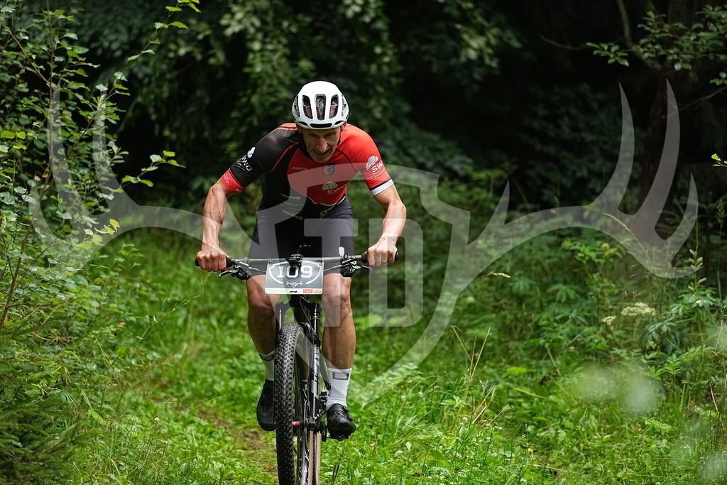 FC109543 | Fotogalerie der Treibjagd im Dunkelwald - Dein MTB Etappenrennen im Erzgebirge - Realisiert mit Pictrs.com
