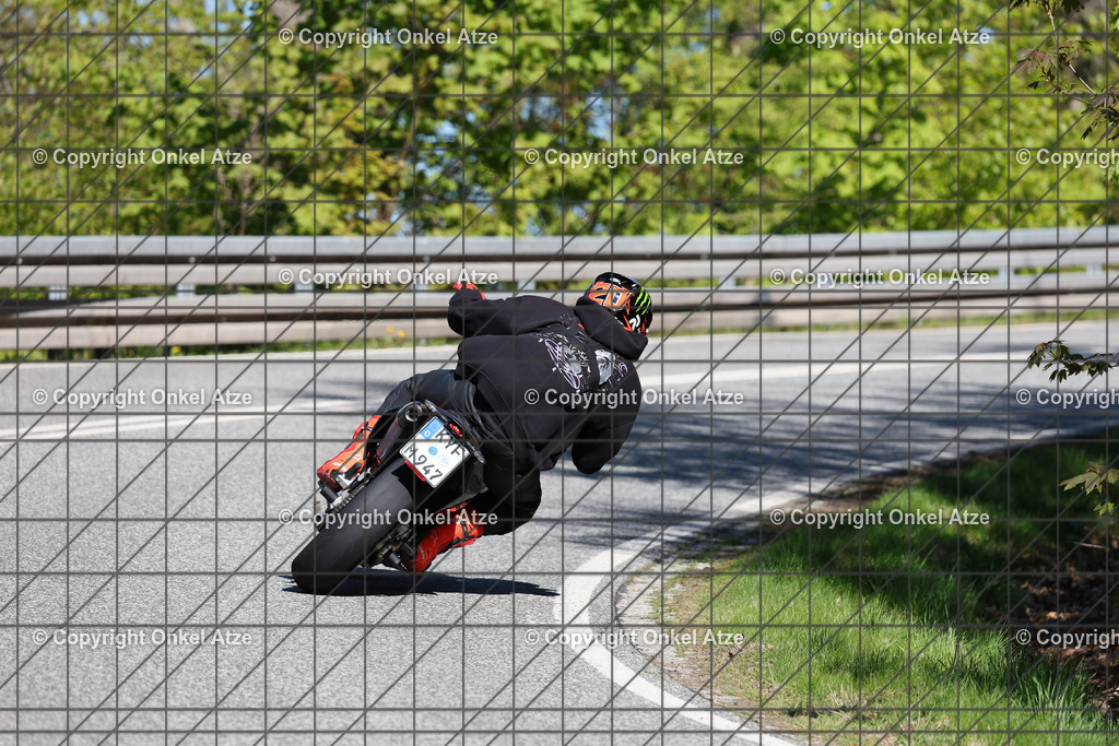 IMG_9290 | Fotograf am Kyffhäuser. Onkel Atze. Kyffhäuser Rennstrecke. Café36. Motorsportfotografie. - Realisiert mit Pictrs.com