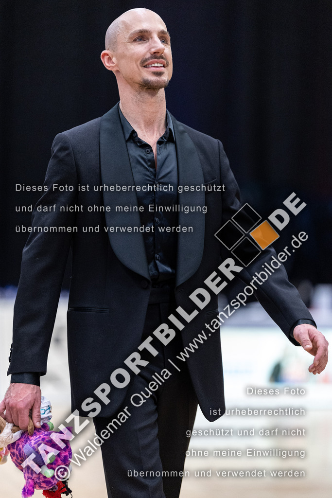 20240406-11822 | Hier finden Sie Tanz Bilder vom Latein und Standard Formationen tanzen. Sportbilder vom Tanzsport. Schöne Fotos und von Weltmeisterschaft, Europameisterschaft, Bundesliga, Regionalliga, Oberliga und Landesliga sowie von GOC Stuttgart, DanceComp, WM Bremen