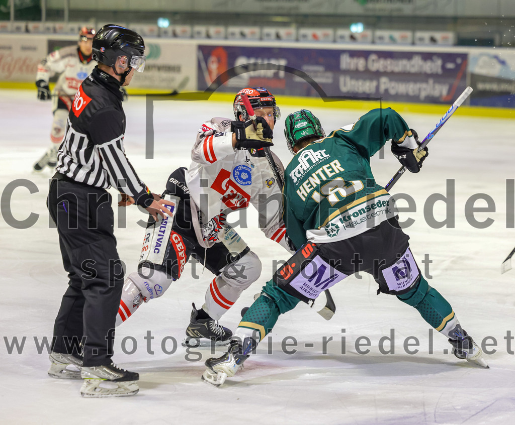 2025-12-14_083_TSV_Erding_gegen_ECDC_Memmingen_Indians | Erding, Deutschland, 14.12.2025:Eishockey, Oberliga Süd 2025 / 2026, 26. Spieltag, TSV Erding gegen ECDC Memmingen Indians, Endergebnis: 1:2Foto: Christian Riedel / fotografie-riedel.net