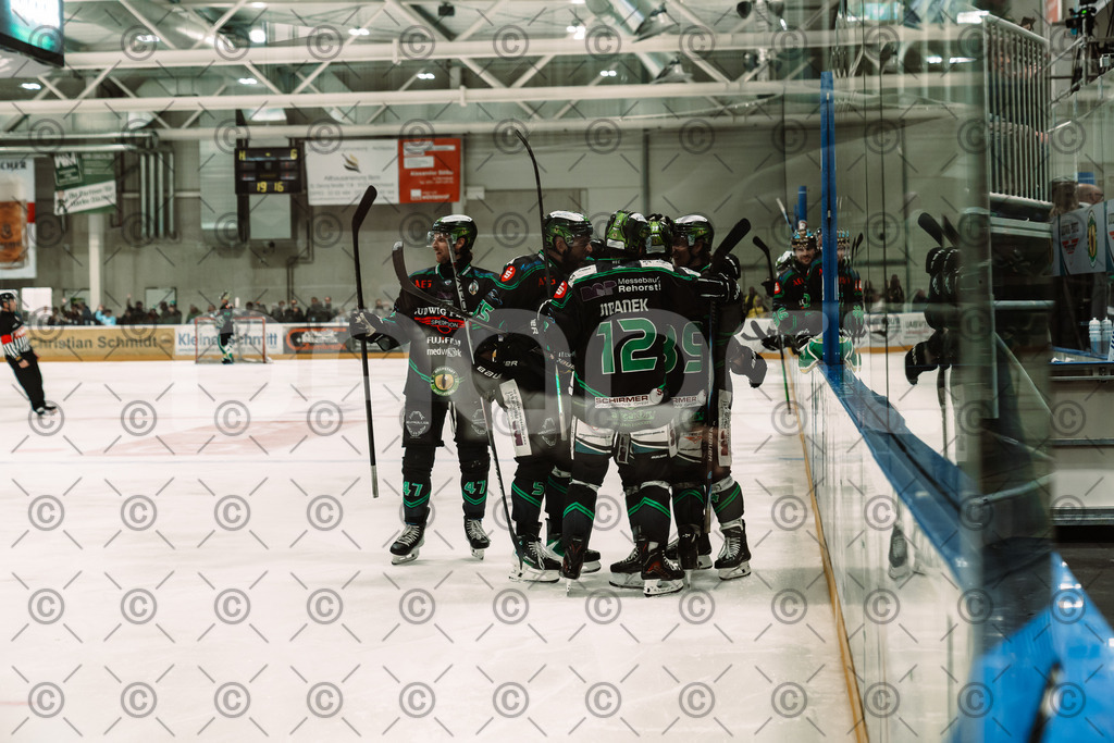 Alligators_vs_Bayreuth_10_2025-69 | Höchstadt Alligators Fotogalerie: Eishockey-Action aus Franken. Professionelle Spielfotos, Portraits & Stadionbilder zum Download. Jetzt entdecken! - Realisiert mit Pictrs.com