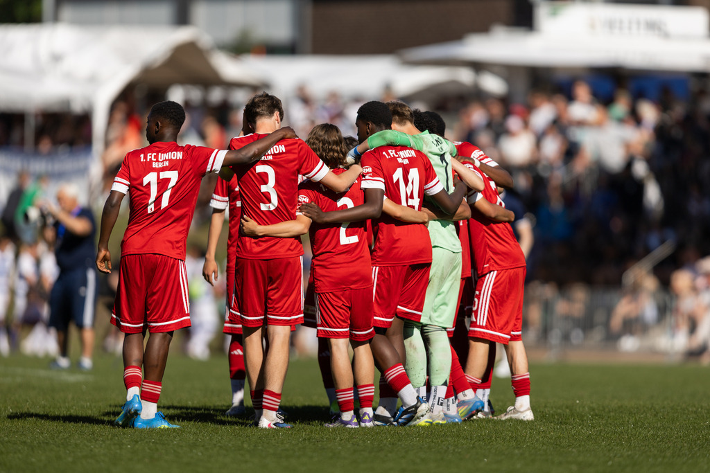 Fußball I Männer I 40. Pfingscup Hollage I 13433 | realhellocedii - Realisiert mit Pictrs.com