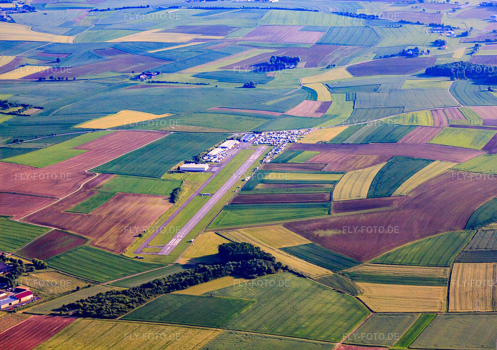 Luftbild: Flugplatz Walldürn in Walldürn im Bundesland Baden-Württemberg in Deutschland. Foto: IMG_66278.jpg vom 30.05.2014 durch Werner Riehm/FLY-FOTO.de