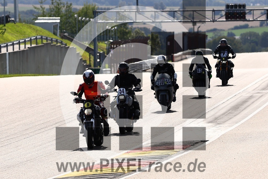 0054-20240822_03708 | Schöne Erinnerungen an spannende Momente - das festzuhalten ist unser Job. PIXELrace.de ist seit 2003 auf den Rennstrecken Europas unterwegs um die Action draußen beim Fahren und die wunderbare Stimmung imm Fahrerlager für euch einzufangen.