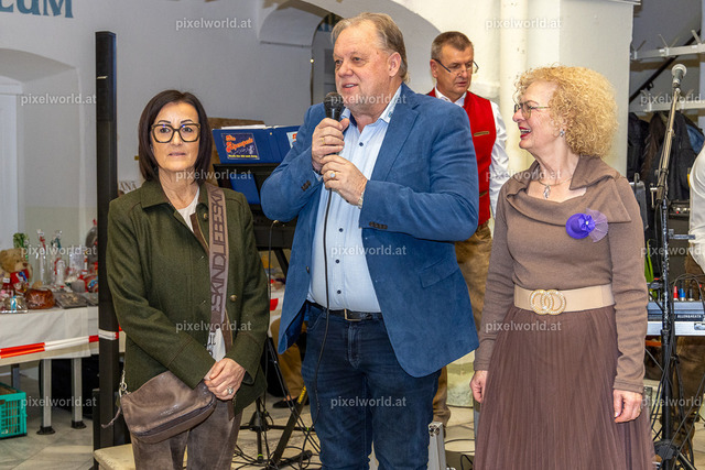 Ball der älteren Generation | Bildershop von pixelworld.at - Realisiert mit Pictrs.com