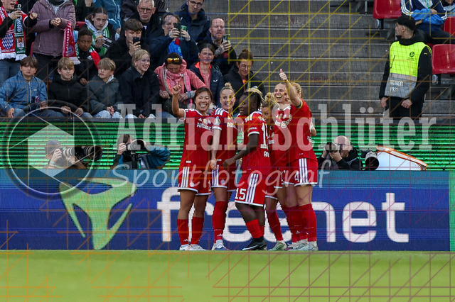 14.05.2026, GER, Fussball, Frauen, DFB-Pokal, Finale, Saison 2025/2026, VfL Wolfsburg - FC Bayern München | Pernille Harder (Bayern) Torjubel, jubelt mit ihrer Mannschaft nach dem Treffer zum 2:0