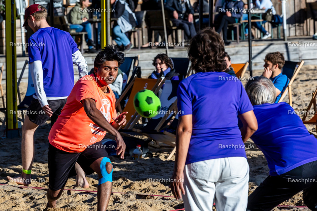 2025-200082754-Strandvölkerball-WM_1 |  23.08.2025; Berlin Foto: Gerold Rebsch - www.beachpics.de