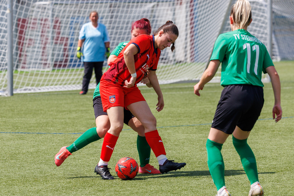 FCHTVS_260531_6994 | 1.FC Heidenheim 1846 II vs. TV Steinheim, Fußball, Frauen, Bezirksliga, 2025/2026, Meisterrunde, 5. Spieltag, 31.05.2026 in Heidenheim, Kunstrasen b. Voith-Arena West(Foto: Michael Bulling) - Realisiert mit Pictrs.com