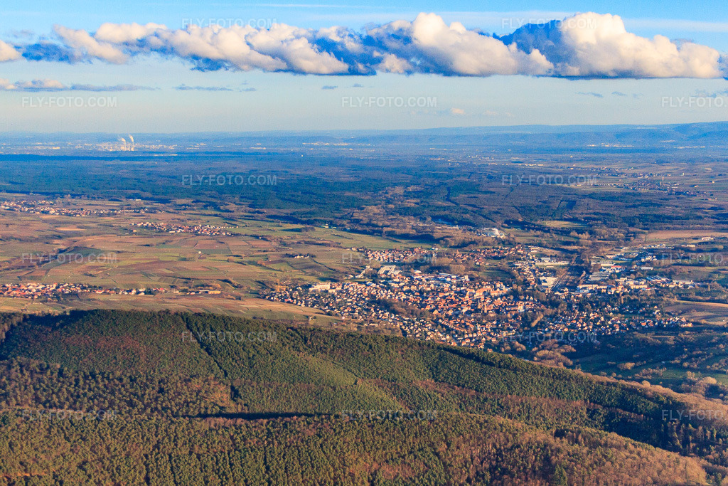 Aerial view: View of the town from the west in Wissembourg in the state Bas-Rhin, France. – Photo: IMG_61903.jpg taken on 01/28/2014 by Werner Riehm/FLY-FOTO.com – Resolution of the original: 4349 x 2900 px