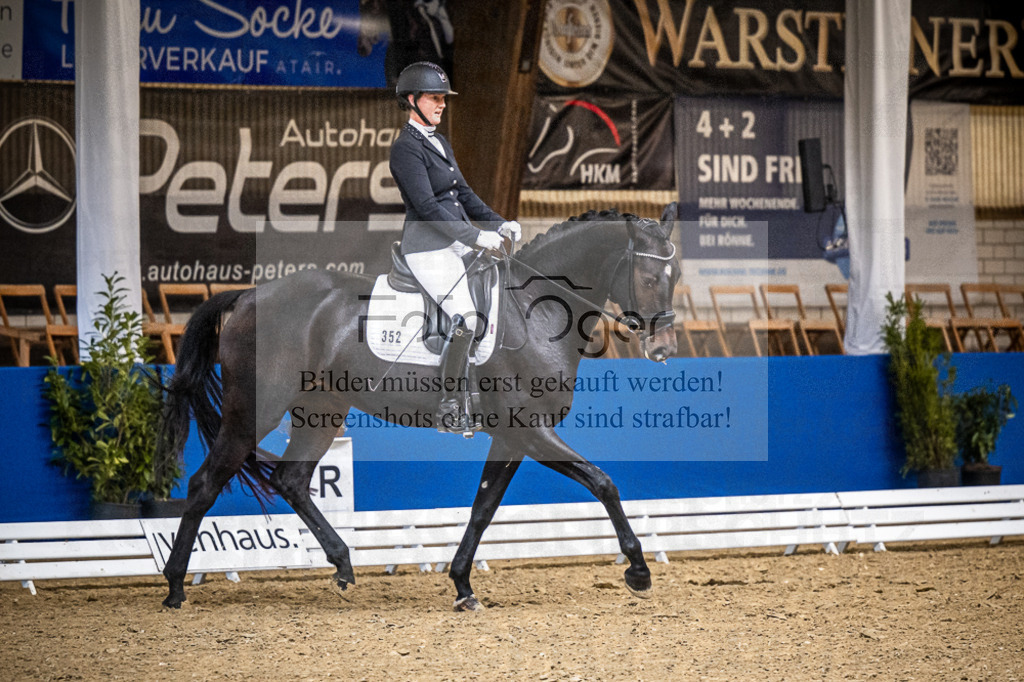 DOS_0219 | Entdecke hochwertige Reitturnierfotos von Foto Oger. Professionell, emotional und authentisch – jetzt Lieblingsmomente im Shop bestellen.Deutschlandweite Turnierfotografie. - Realisiert mit Pictrs.com