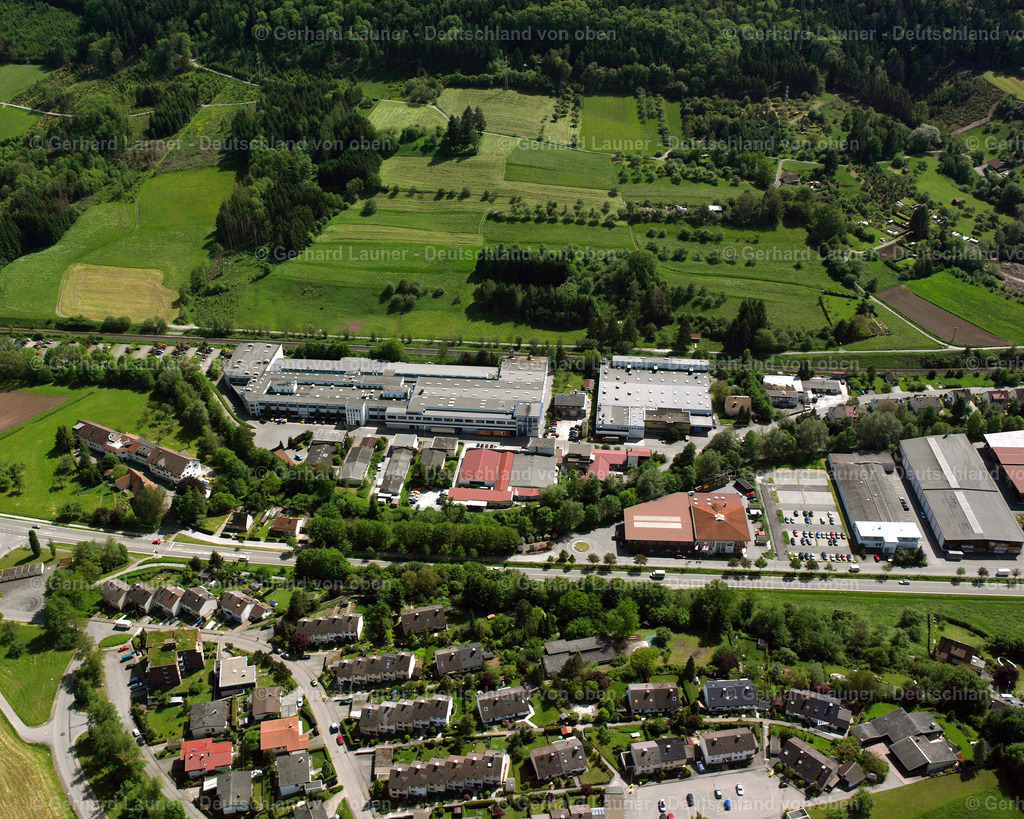 2506863 | SULZBACH AN DER MURR 04.08.2005 Firmengelände der Firma " Erkert HES-Präzisionsteile " mit Hallen, Firmengebäuden und Produktionsstätten in Sulzbach an der Murr im Bundesland Baden-Württemberg, Deutschland. Weiterführende Informationen bei: HES-Präzisionsteile Hermann Erkert GmbH. // Company grounds and facilities of " Erkert HES-Praezisionsteile " in Sulzbach an der Murr in the state Baden-Wuerttemberg, Germany. Further information at: HES-Praezisionsteile Hermann Erkert GmbH. Foto: Gerhard Launer
