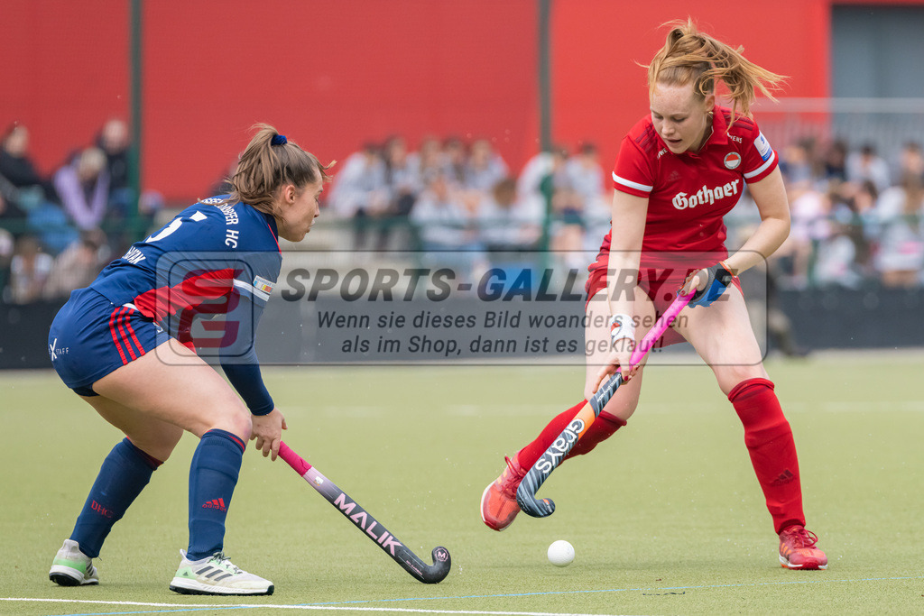 HK_20230416_106982 | 1. Bundesliga Damen Düsseldorfer HC - Rot-Weiss Köln am 16.4.2023 DHC Düsseldorf, Düsseldorf , Pia Lhotak ( Düsseldorfer HC #5 ) , Antonia Lonnes ( Rot-Weiss Köln #22 )