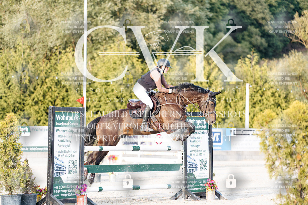 CK900972 | Turnierfotografie Pferdefotografie Trier Rheinland-Pfalz Pferdesport Reitsport Tierfotografie Sportfotografie Pferdevideo Pferdevideografie Equestrianvideography equestrianphotography  - Realisiert mit Pictrs.com