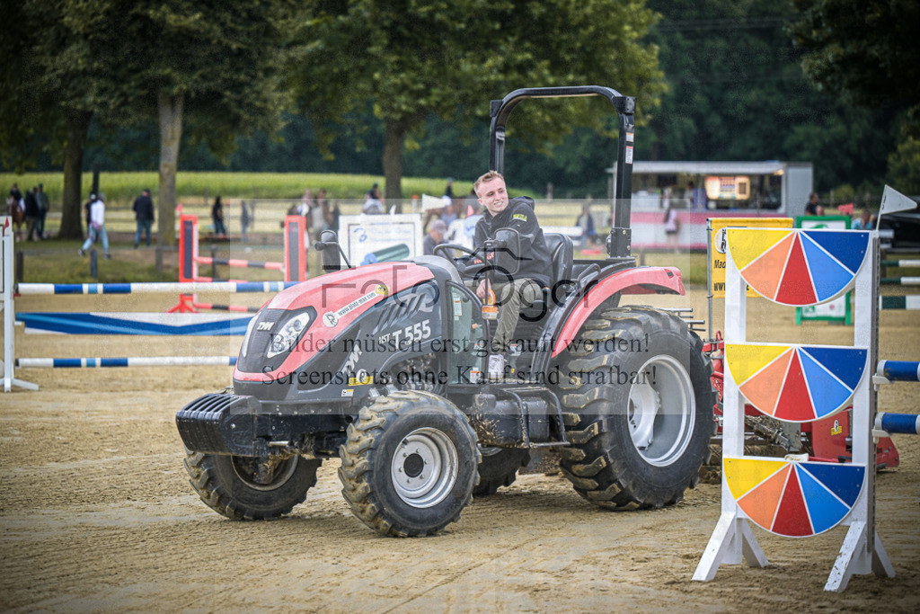 DOS_1285 | Entdecke hochwertige Reitturnierfotos von Foto Oger. Professionell, emotional und authentisch – jetzt Lieblingsmomente im Shop bestellen.Deutschlandweite Turnierfotografie. - Realisiert mit Pictrs.com