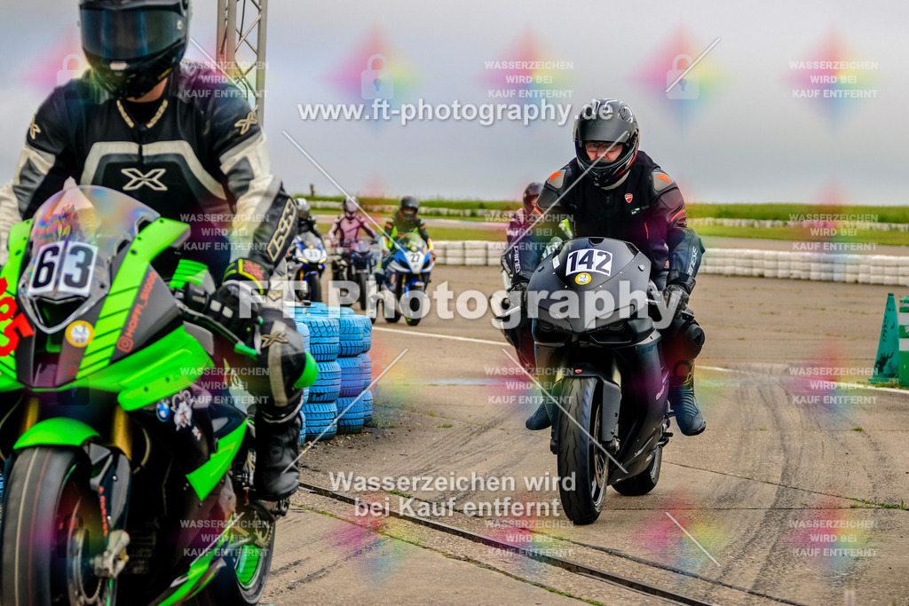 MotoTeam-7951 | Hier findet Ihr Bilder von Touristenfahrten auf der Nürburgring Nordschleife oder von anderen Veranstaltungen die ich besucht habe. Viel Spass beim Durch Schauen 