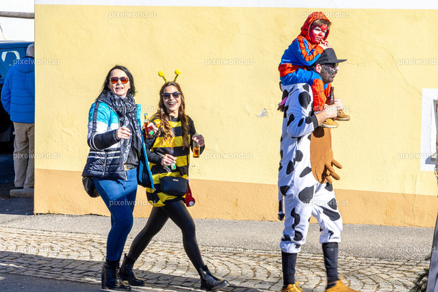 Bärentreiben in Steuerberg | Bildershop von pixelworld.at - Realisiert mit Pictrs.com