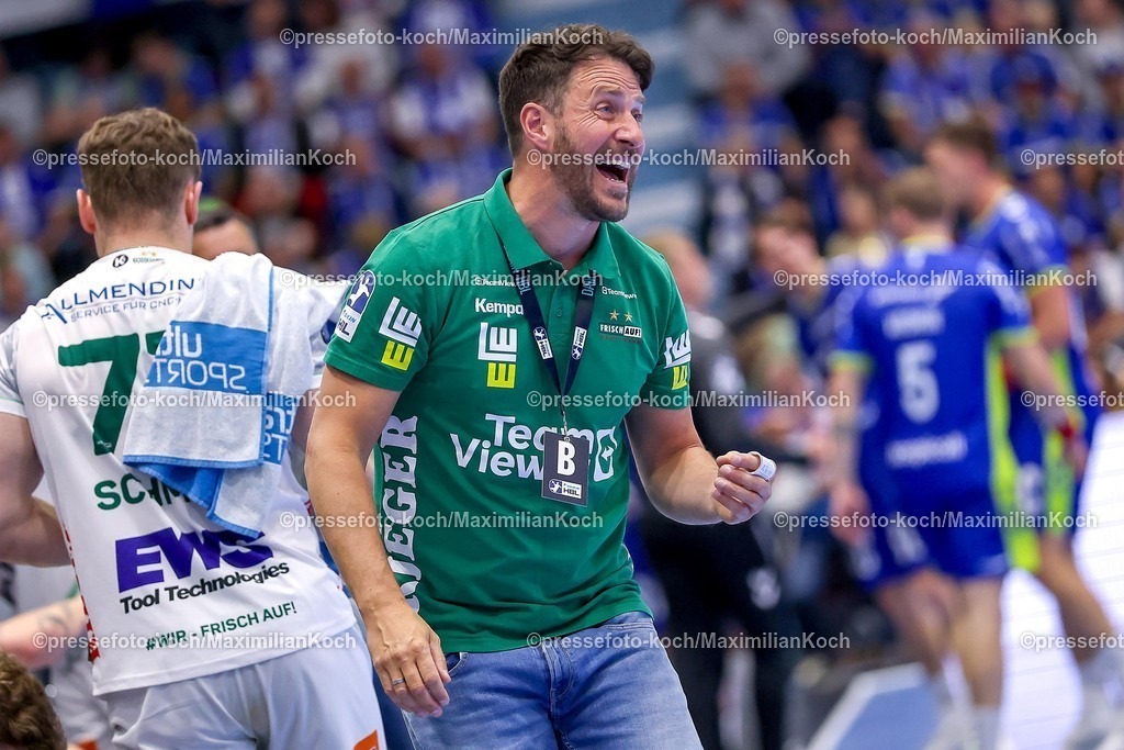 Gum30042601145 | 30.04.2026, Handball, 1. HBL, VfL Gummersbach - Frisch Auf! Göppingen, Saison 2025 / 2026 Herren, Schwalbe-Arena: Cheftrainer Benjamin Matschke (Frisch Auf Göppingen #hc) gestikulierend am Spielfeldrand  
